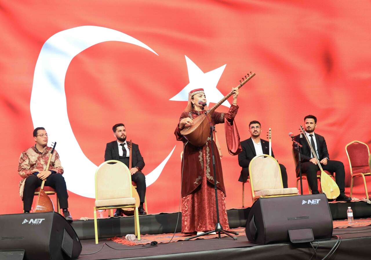 Konya’da 60. Âşıklar Bayramı’nda usta ozanlara büyük vefa 4